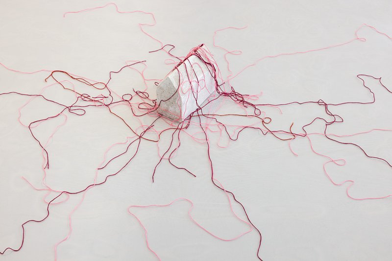 S U S P E N D E D (Detail I La maison)